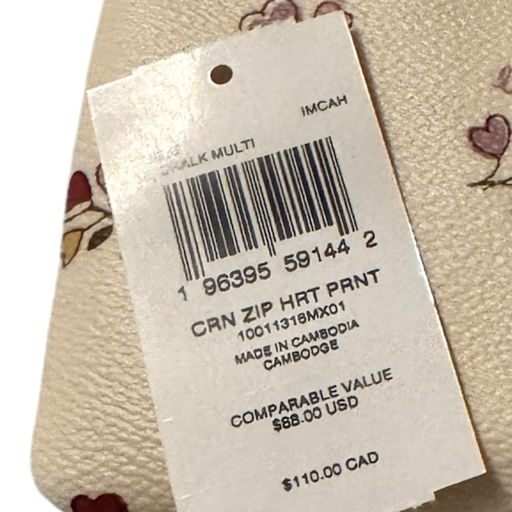 Coach Corner Zip Wristlet in Heart Pattern - Picture 4 of 4